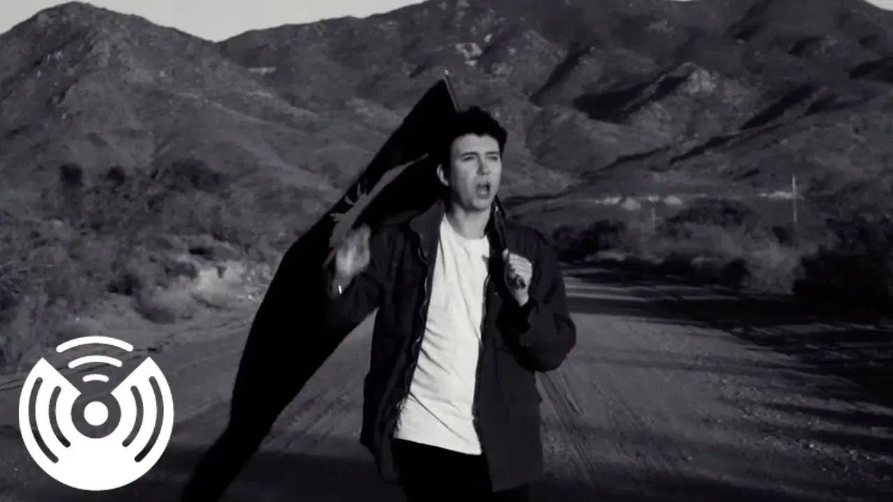 Raven in the Grave - The Raveonettes