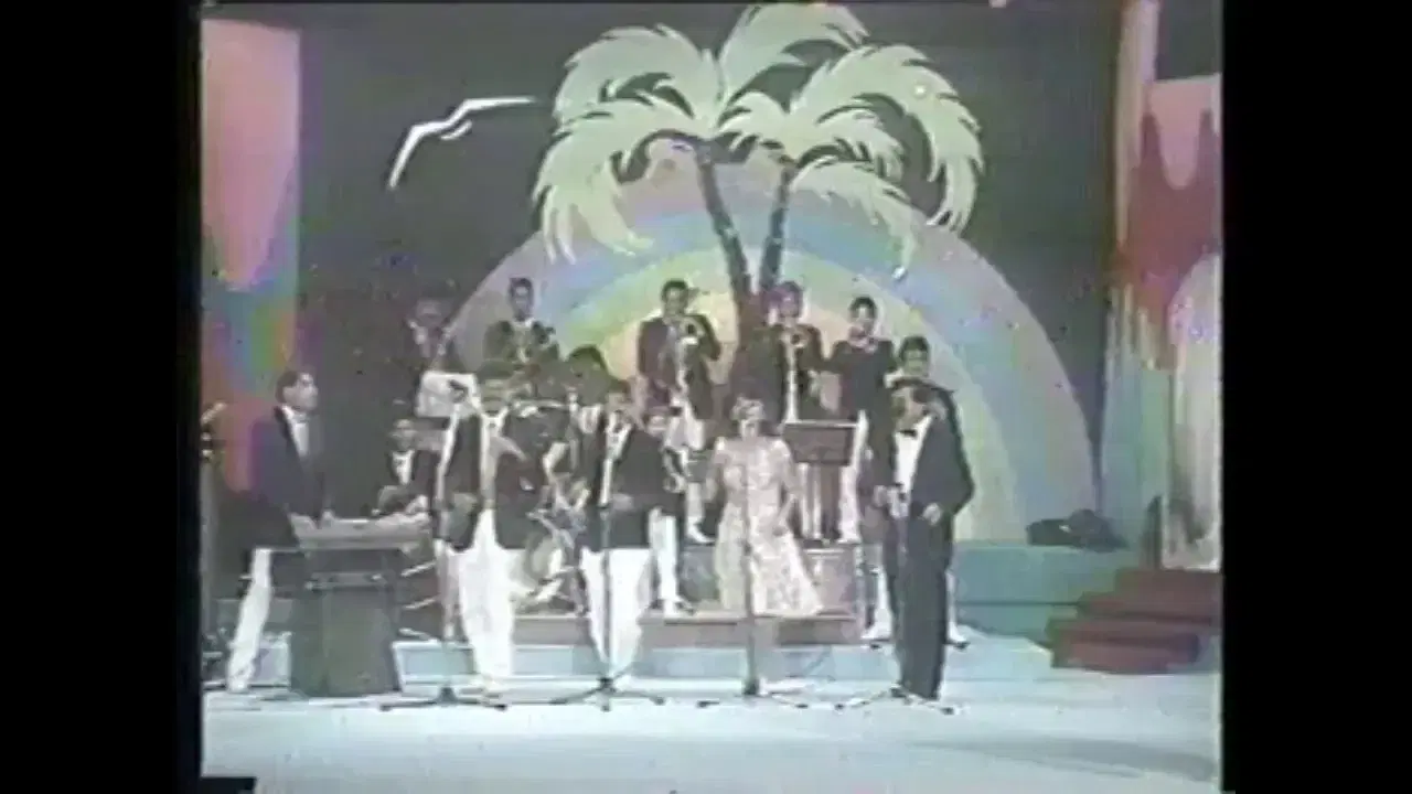  - ADOLFO ECHEVERRÍA Y SU ORQUESTA