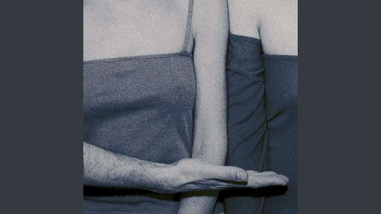  - PAS DE DEUX