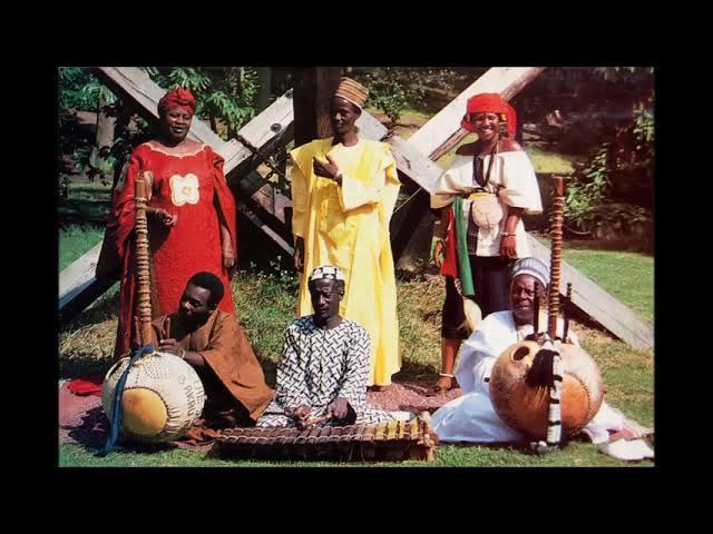 Mali: Cordes anciennes (feat. Sekou Batrou Kouyate, Batrou Sekou) (Musique du monde) - Sidiki Diabaté, Djelimady Sissoko