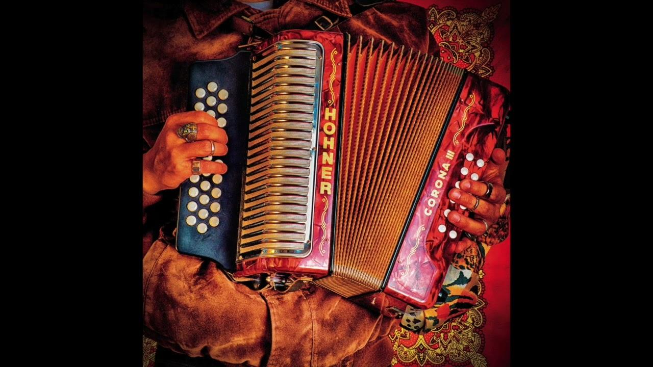 Noches de Media Luna - Muupy feat. Conjunto Media Luna