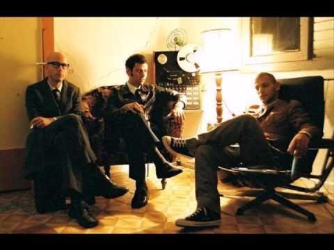 חיי הזהר של תל אביב - HaIvrit