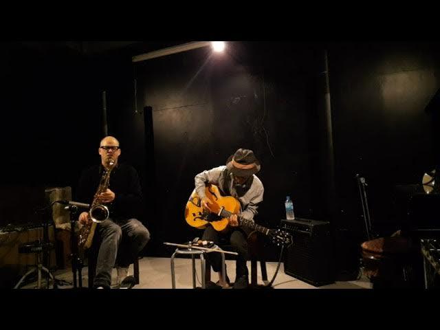 bowed guitar - Taku Sugimoto