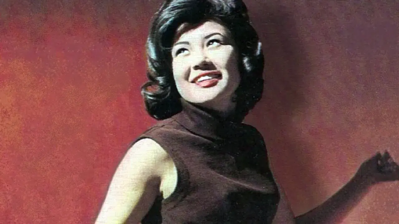 涙の太陽 = Crying In A Storm / とどかぬ想い = Suddenly I'm Alone - Emy Jackson & The Smashmen