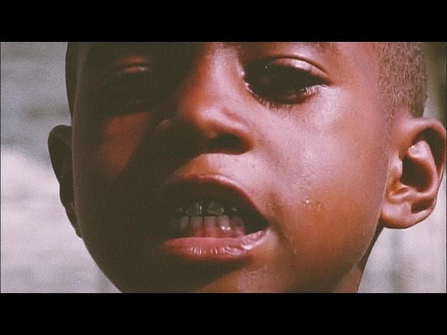 KEEPITINTHEFAMILY - Kal Banx