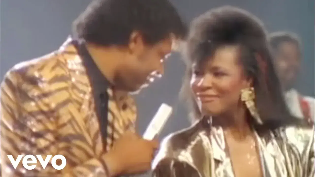 Disco Top 700 - Rene and Angela