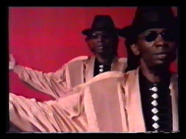 Lion Songs: Essential Tracks in the Making of Zimbabwe - Thomas Mapfumo And The Blacks Unlimited