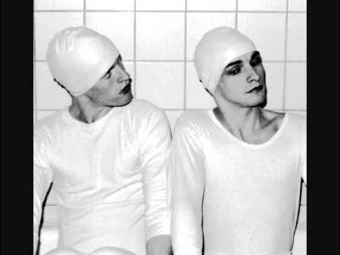 Screams To God - Kitchen & The Plastic Spoons