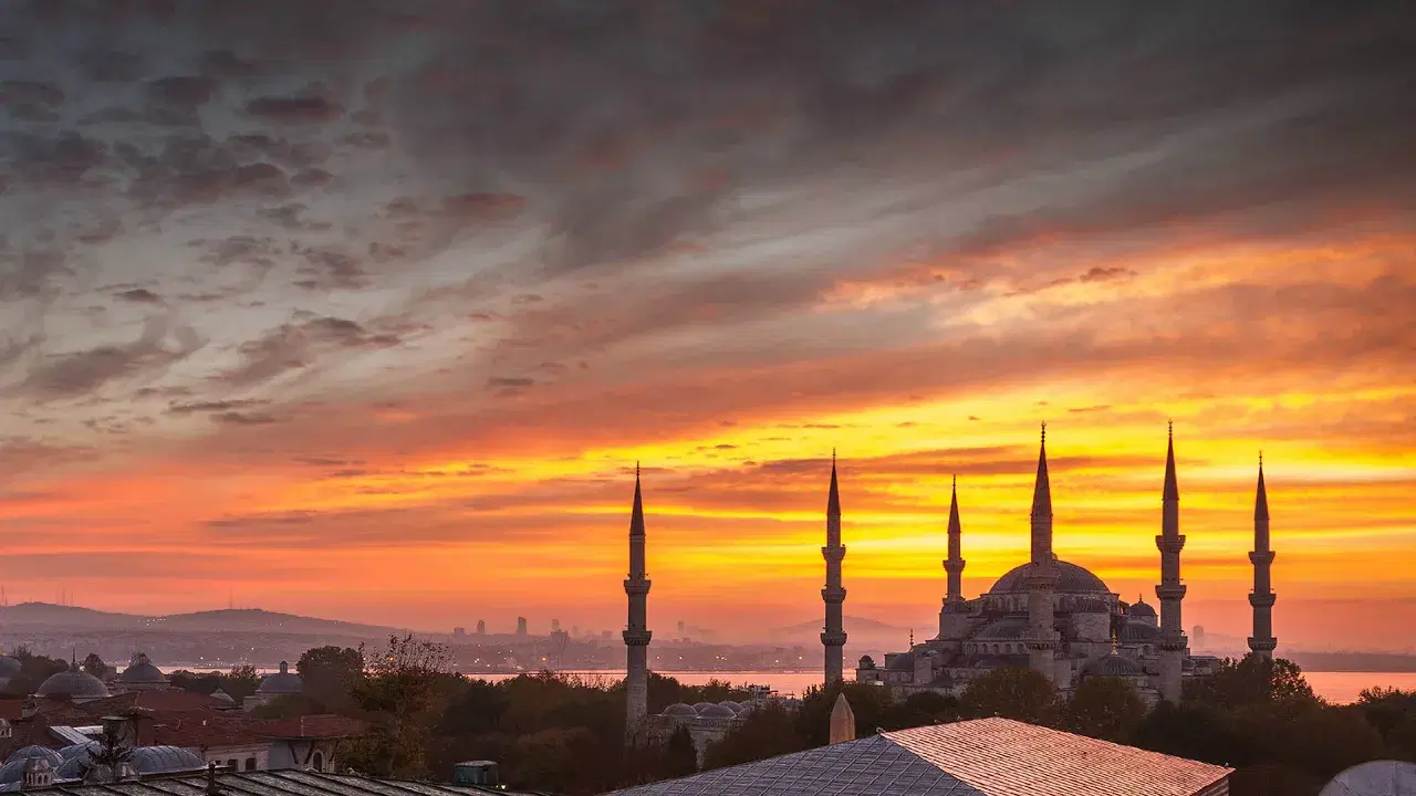 Istanbul 01:26 AM - Orient Expressions