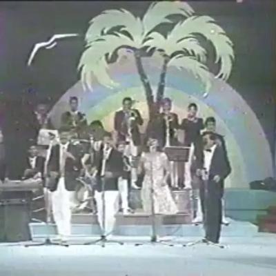  - ADOLFO ECHEVERRÍA Y SU ORQUESTA