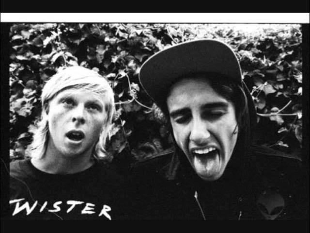 Nothing To Do - Bleeding Knees Club
