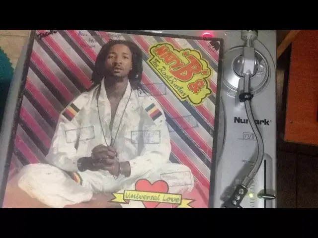 null - Naty B & The Root Rastas