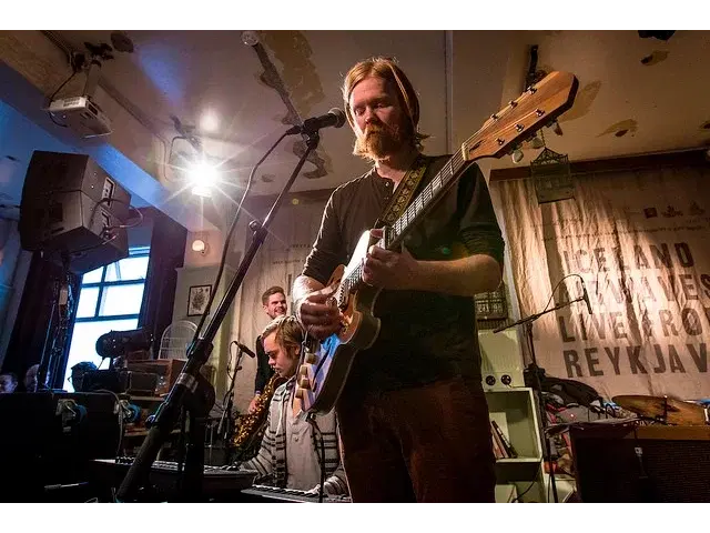 Floating Harmonies - Junius Meyvant