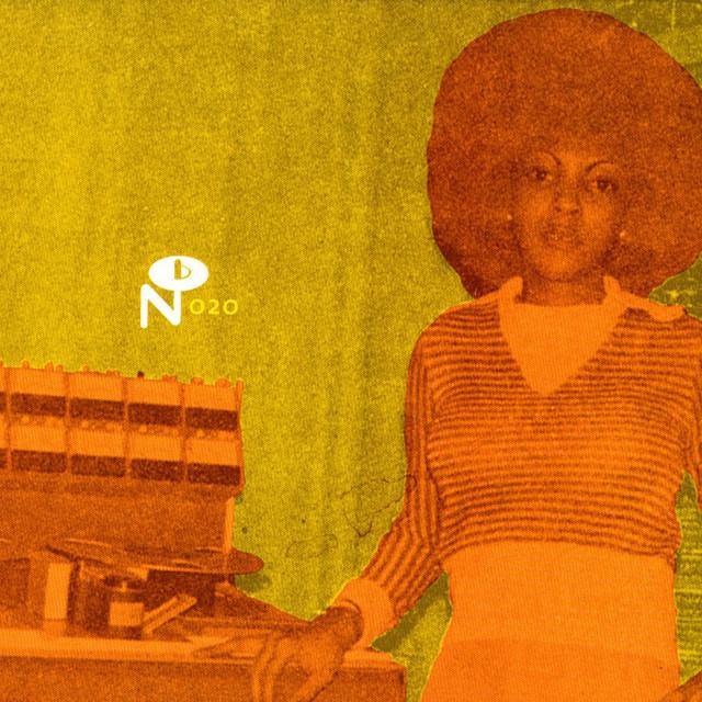 Let Me Be Free / Every Now And Then - Sonia Ross