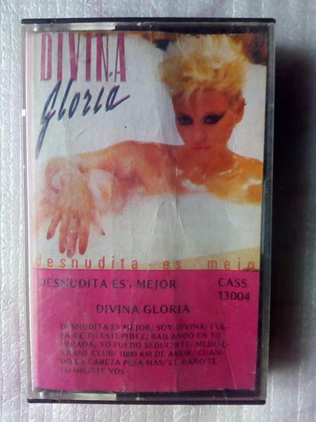 Desnudita es Mejor - Divina Gloria