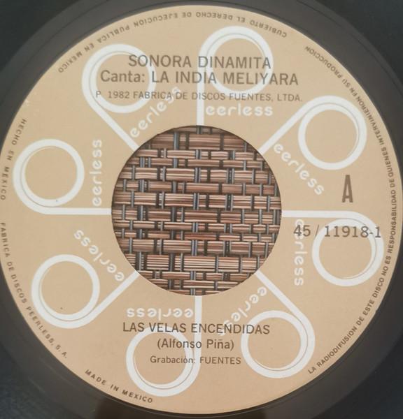 La Cumbia Nacio En Baru / Las Velas Encendidas - La Sonora Dinamita