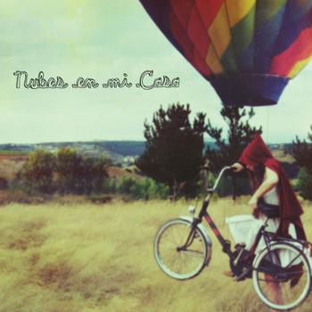 Me Suelto Y Vuelvo - Nubes En Mi Casa
