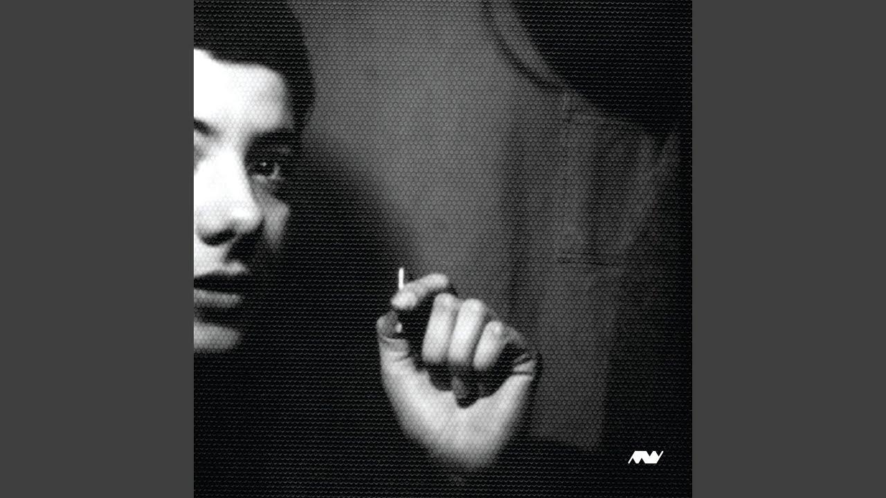 Her Needs 7" - Sandra Plays Electronics