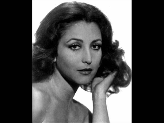  - Angélica María